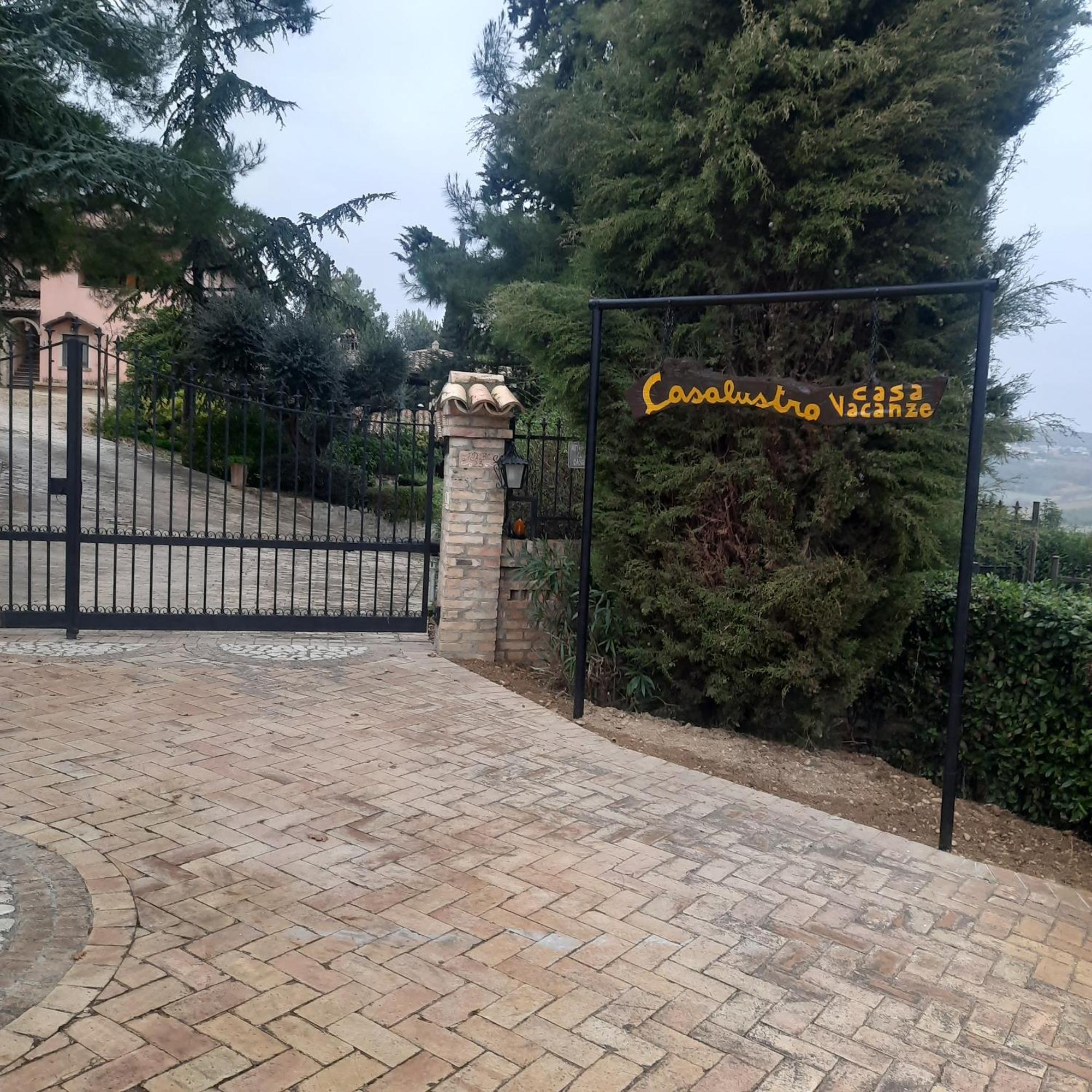 Casalustro Vila Citta Sant'Angelo Exterior foto